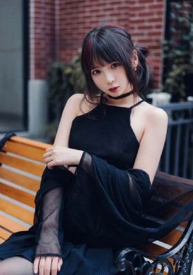 无意间变成狗被喜欢的女生捡回家