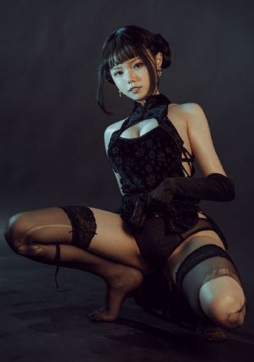 不扣纽扣女孩